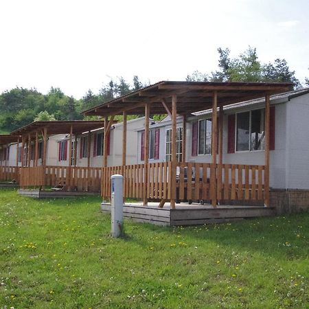 Mobilheimy U Prehrady Hotel Horni Dunajovice Luaran gambar