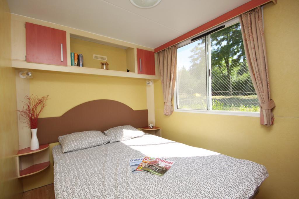 Mobilheimy U Prehrady Hotel Horni Dunajovice Luaran gambar