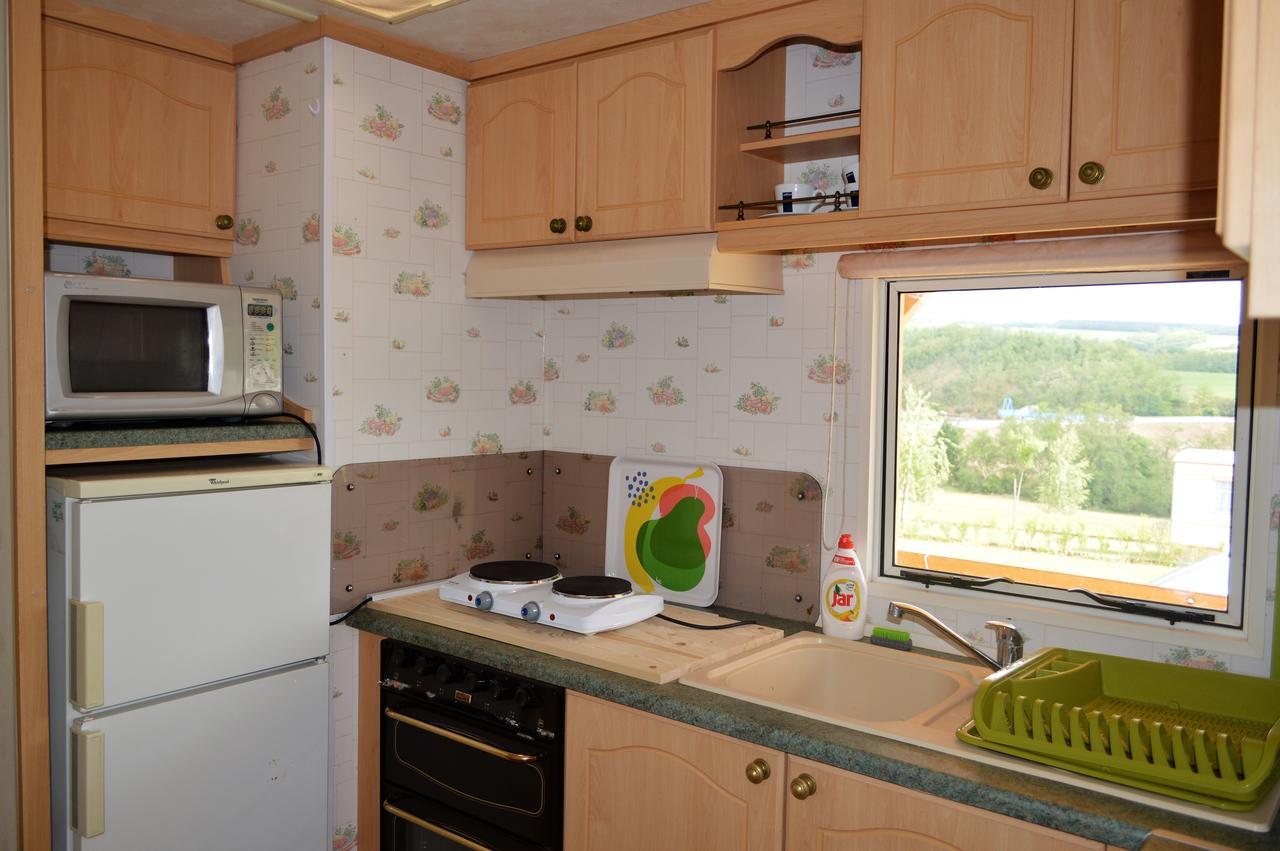 Mobilheimy U Prehrady Hotel Horni Dunajovice Luaran gambar