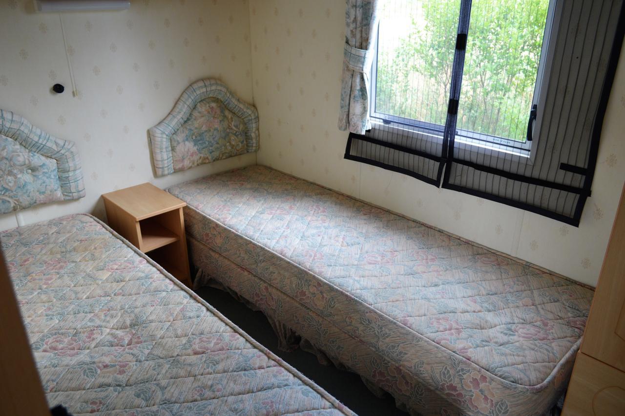 Mobilheimy U Prehrady Hotel Horni Dunajovice Luaran gambar